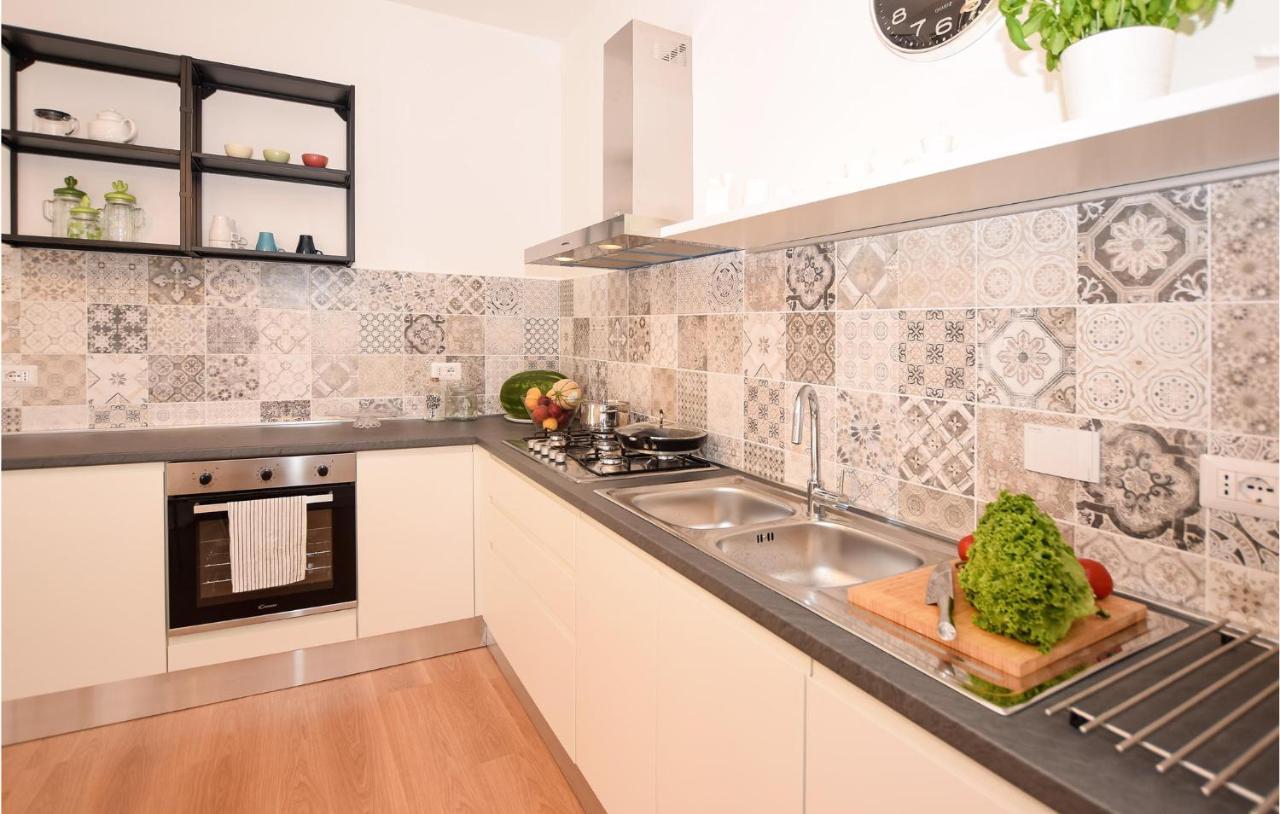 Cozy Home In Anguillara Sabazia With Kitchenette Экстерьер фото