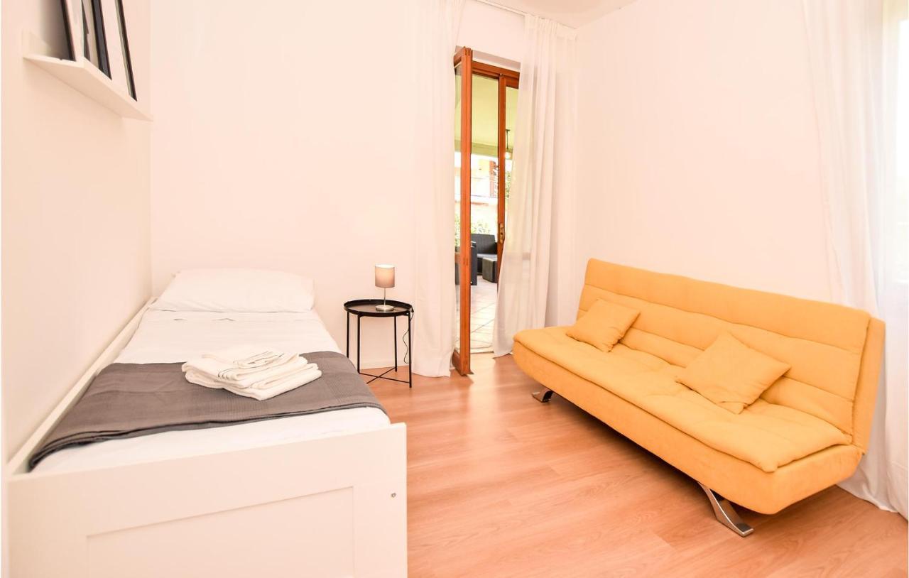 Cozy Home In Anguillara Sabazia With Kitchenette Экстерьер фото